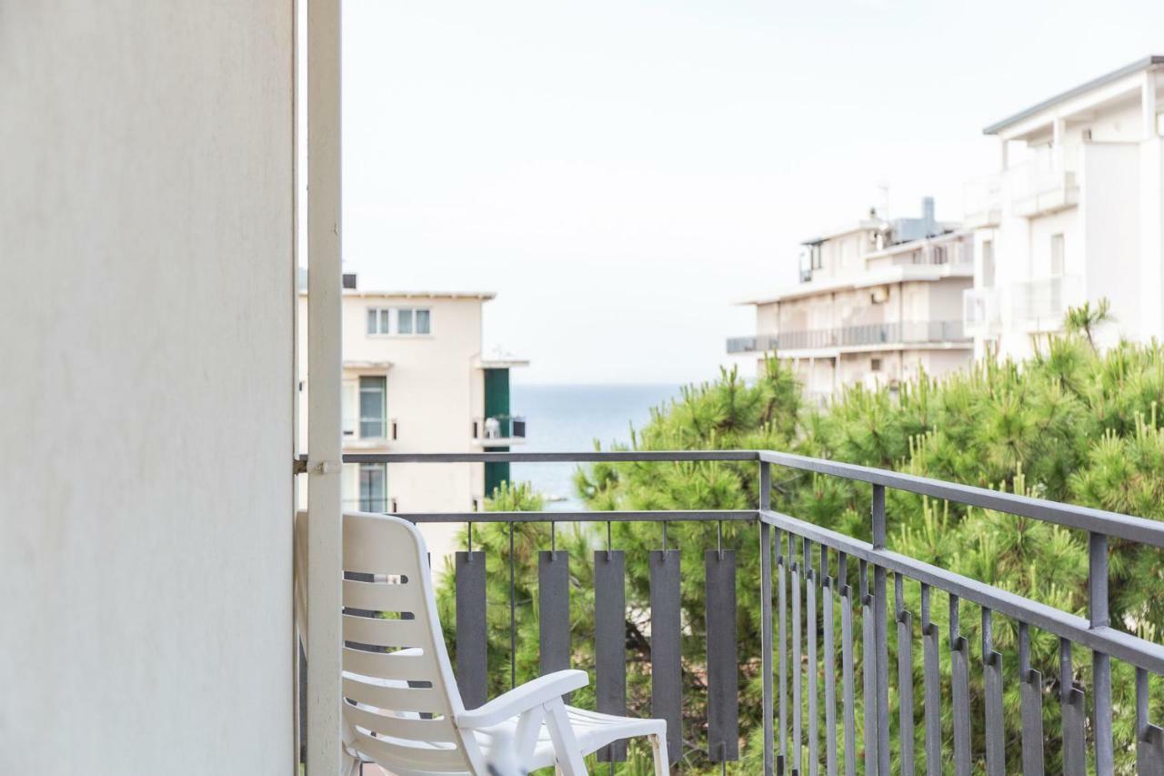 Blu Star Hotel Gabicce Mare Kültér fotó