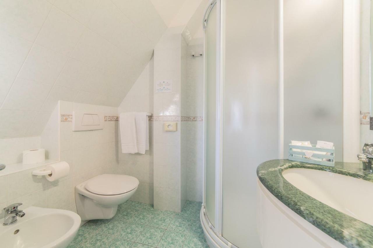 Blu Star Hotel Gabicce Mare Kültér fotó